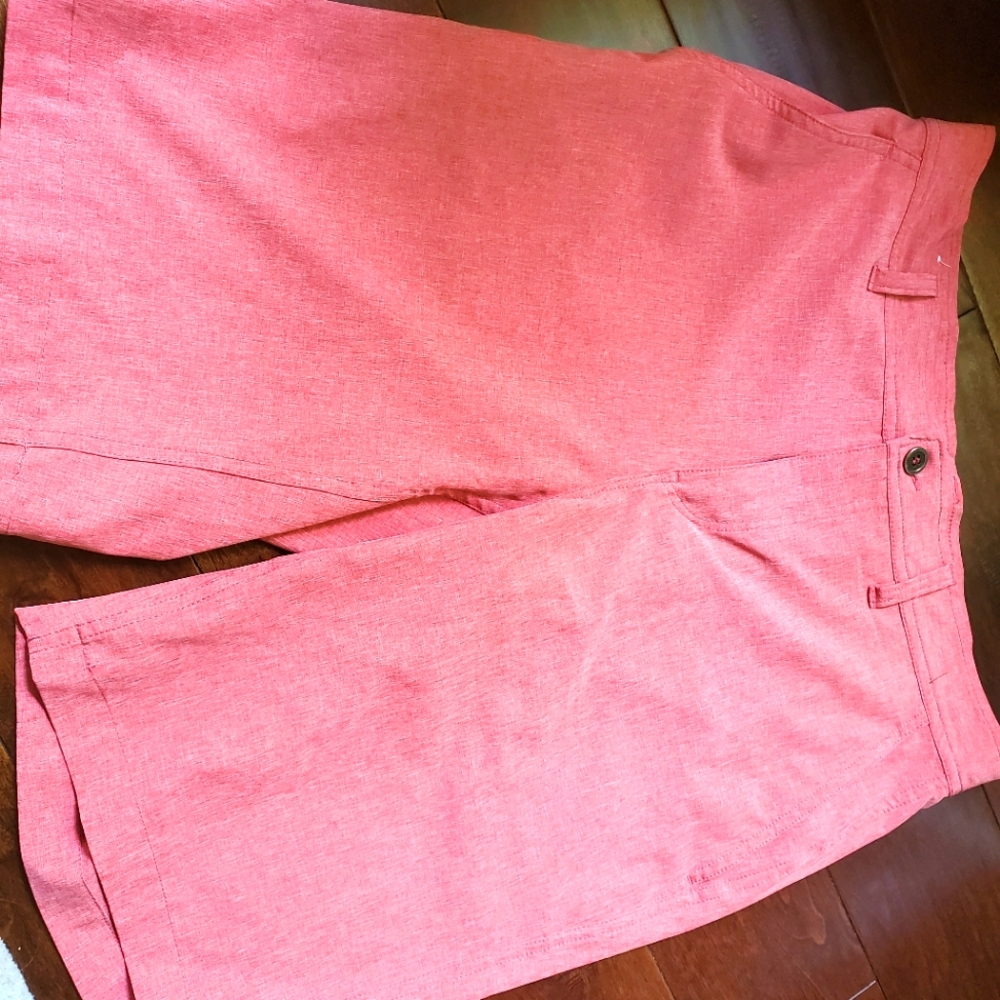 Cool keep stretch performance shorts size 30 in redish